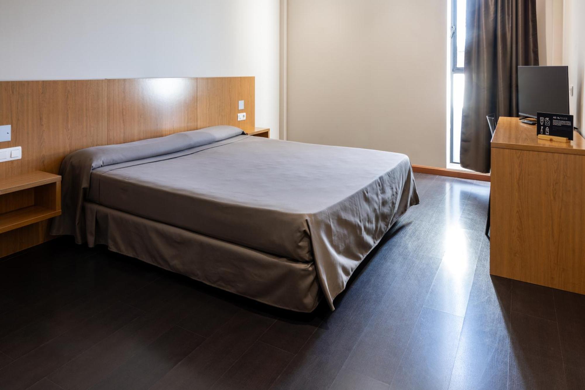 As Hoteles Ponferrada Колумбрианос Экстерьер фото