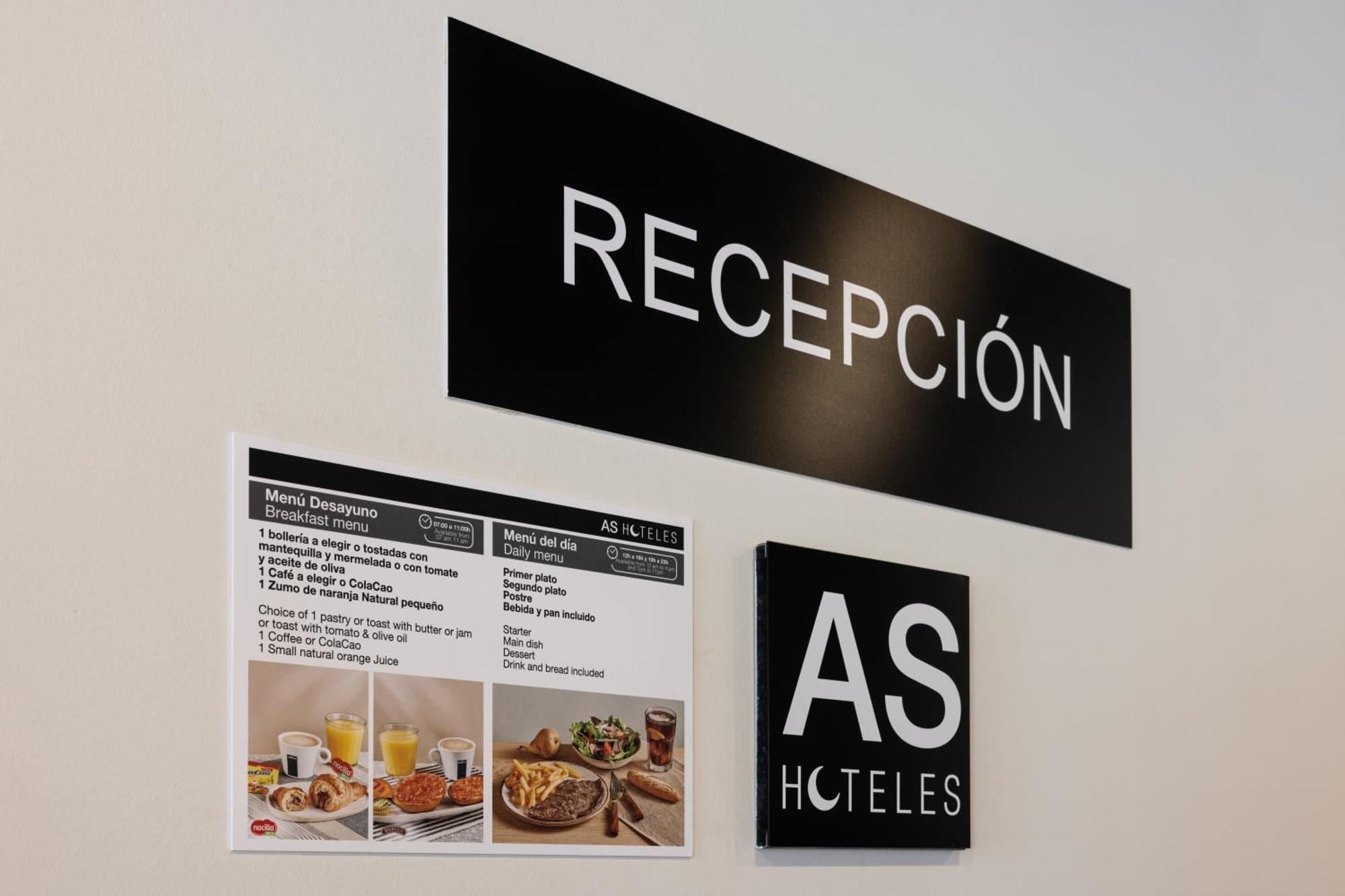 As Hoteles Ponferrada Колумбрианос Экстерьер фото