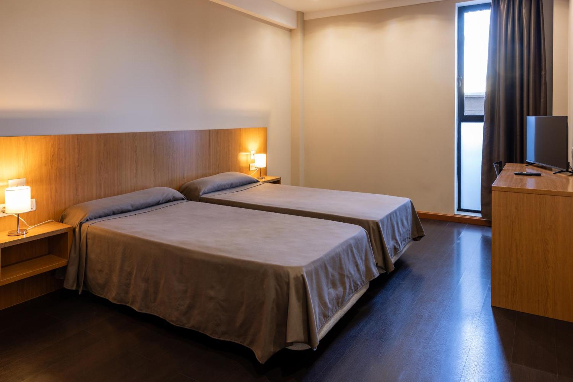 As Hoteles Ponferrada Колумбрианос Экстерьер фото